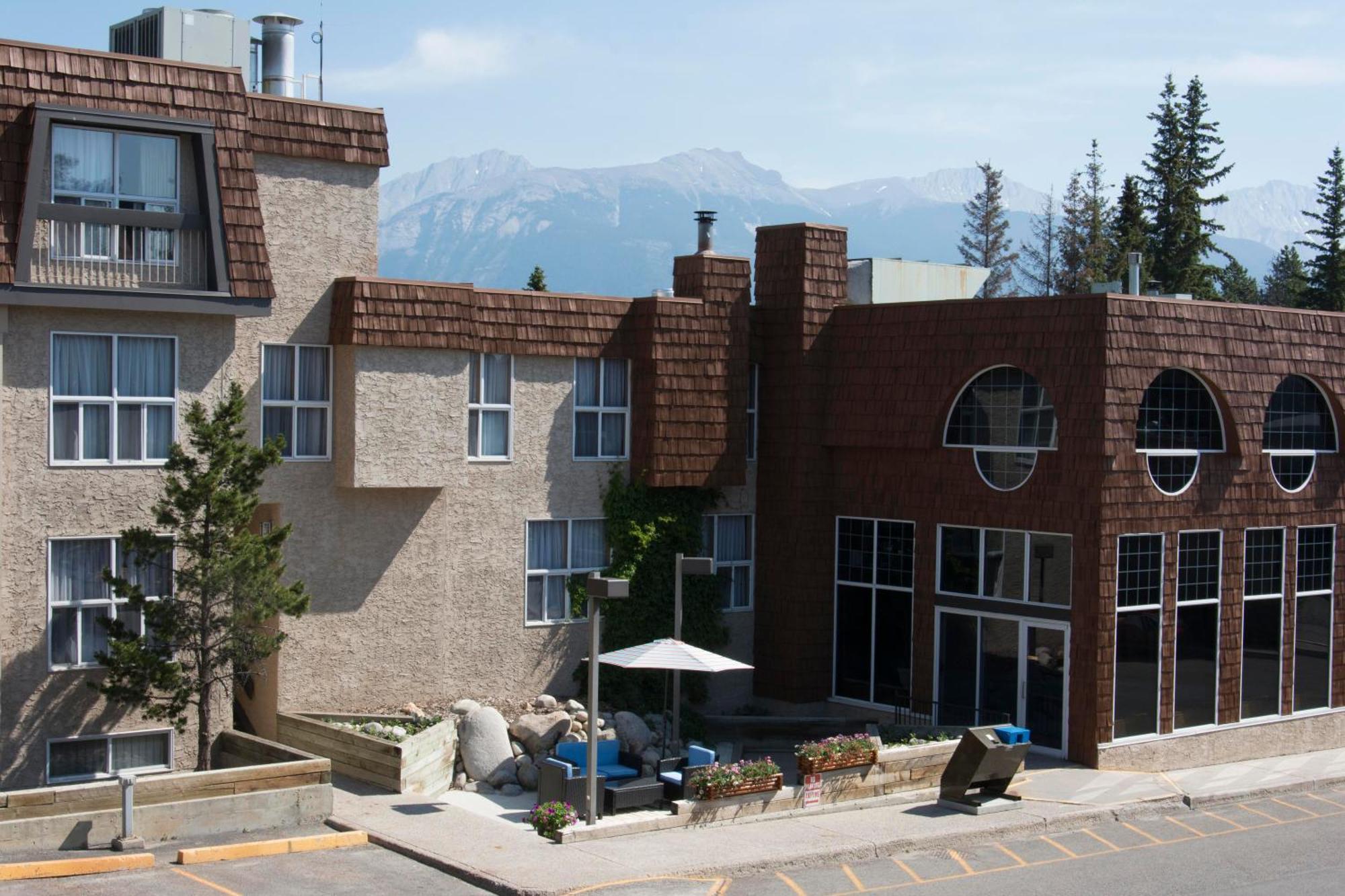 Tonquin Inn Jasper Exterior photo